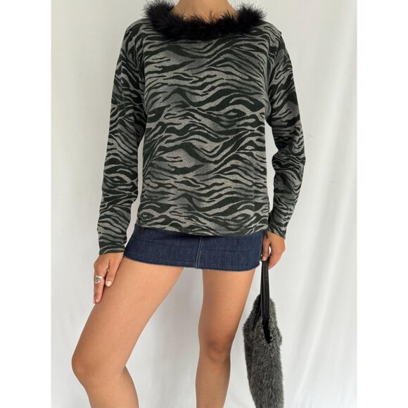 90s vintage grey animal print funky unique feather trim long sleeved blouse top - Picture 3 of 9